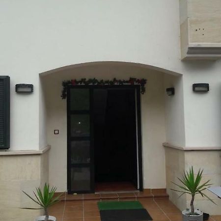 Mozues Apartment Sámano Екстериор снимка