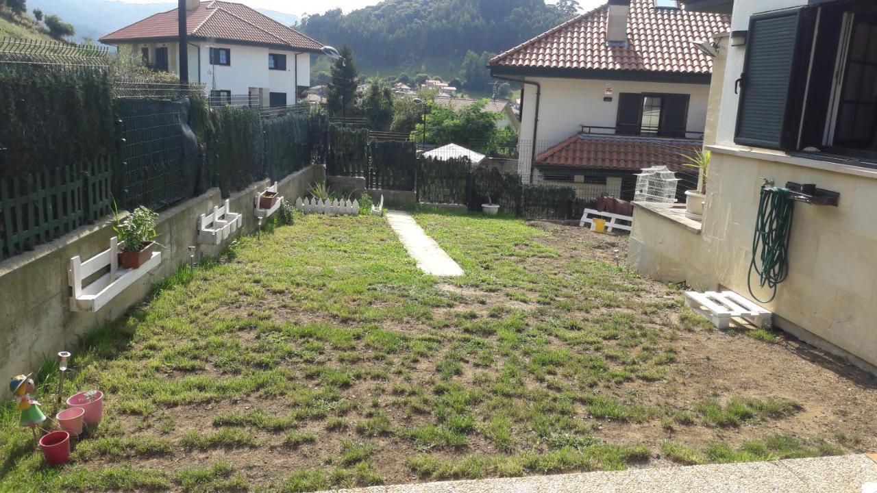 Mozues Apartment Sámano Екстериор снимка